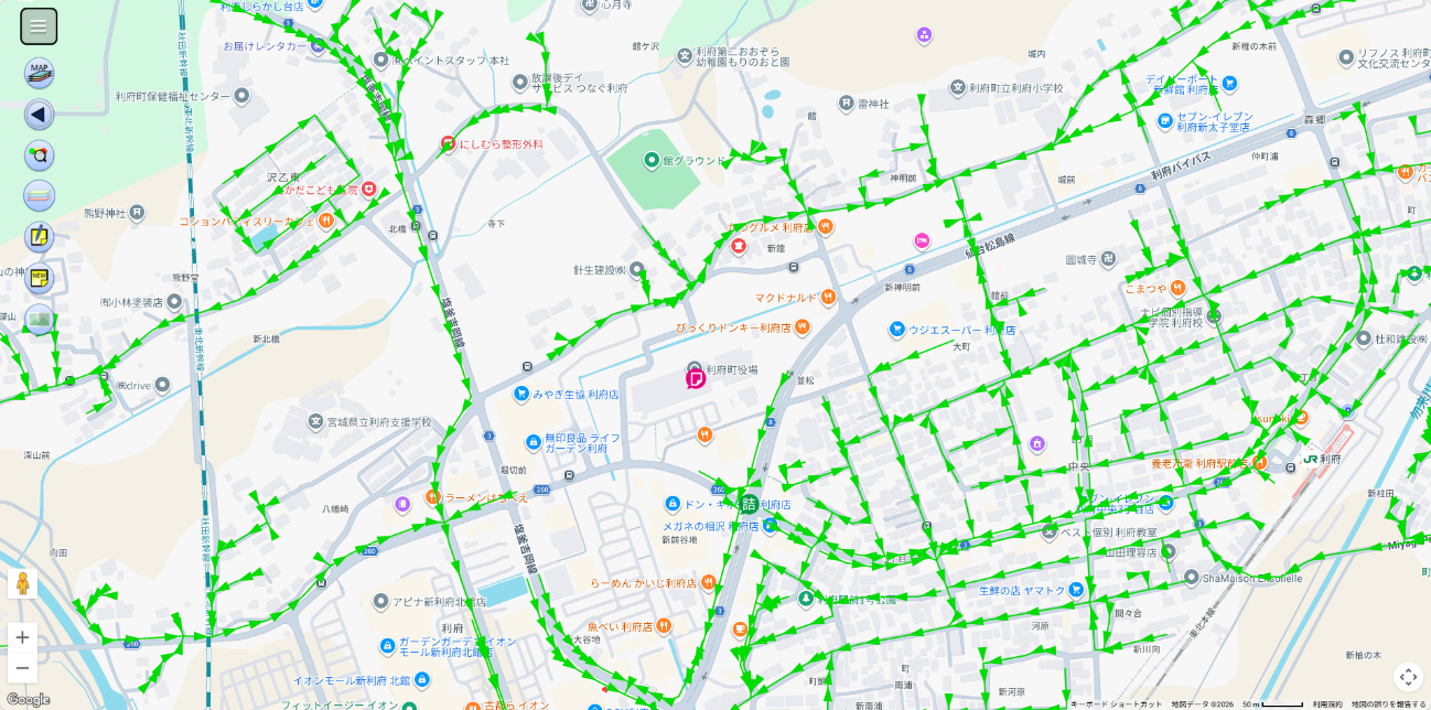 宮城県利府町の市街地全域を俯瞰したGoogleマップのスクリーンショット。地図上のほぼすべての道路に、緑色の矢印が重ねて表示されている。地図右下には「50m」のスケールバーが表示されており、比較的詳細なズームレベルで描画されている。