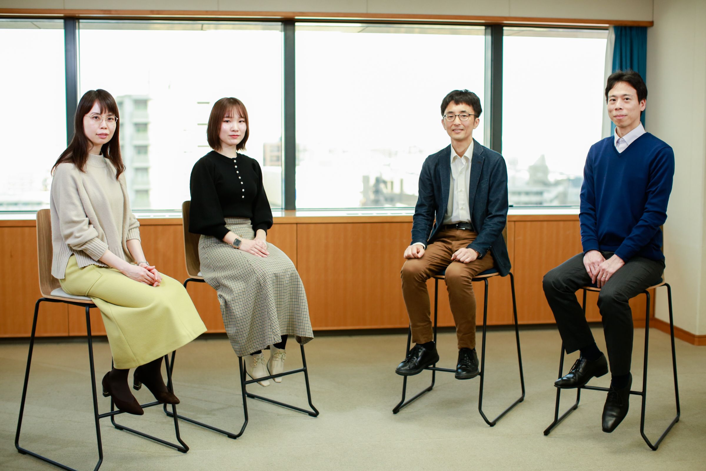 左から、神戸市 企画調整局の石田 真智氏、平川 詩帆氏、松尾 康弘氏、中川 雅也氏