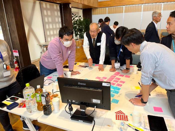 会津若松市が2024年２月に実施したワークショップの様子。