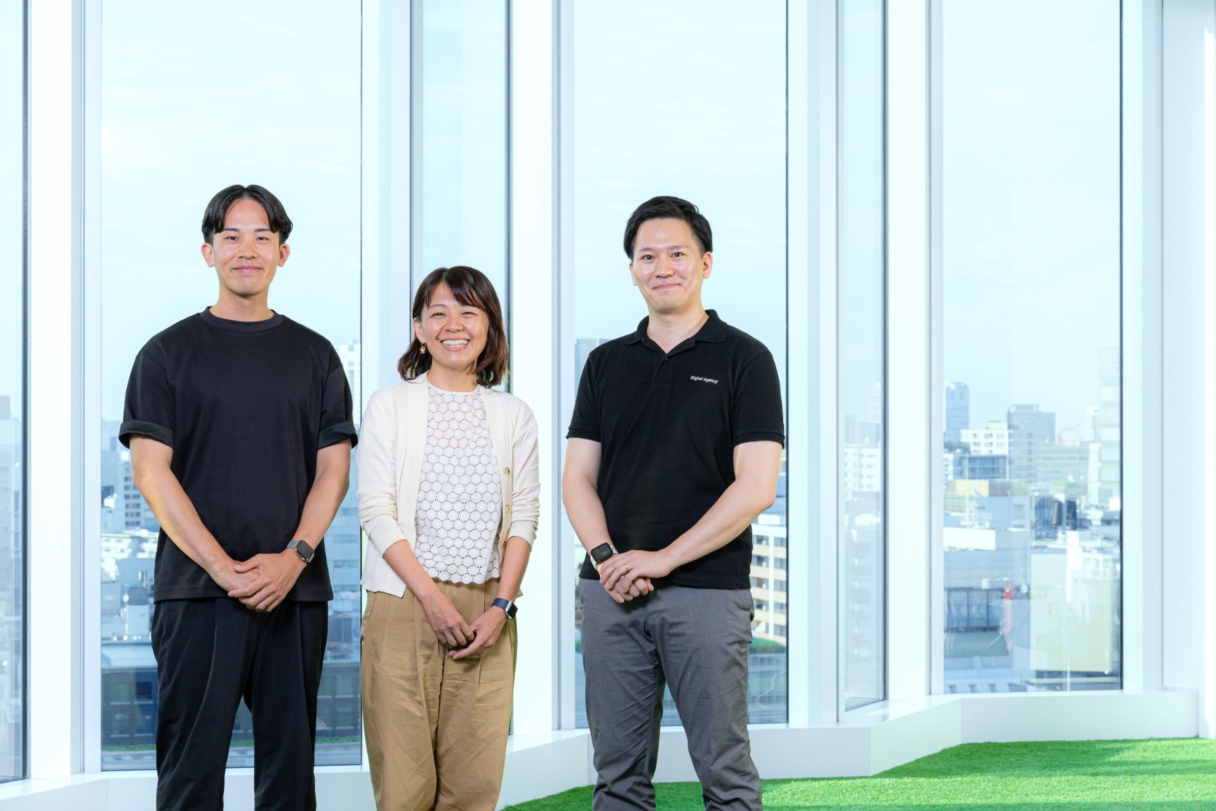 左から:河村 惇(かわむら・しゅん)、下山 久美子(しもやま・くみこ)、春日亀 小判(かすがめ・こばん)。デジタル庁ヒューマンリソースユニット所属。民間出身のフレキシブルな発想で、新しい組織づくりを支える。