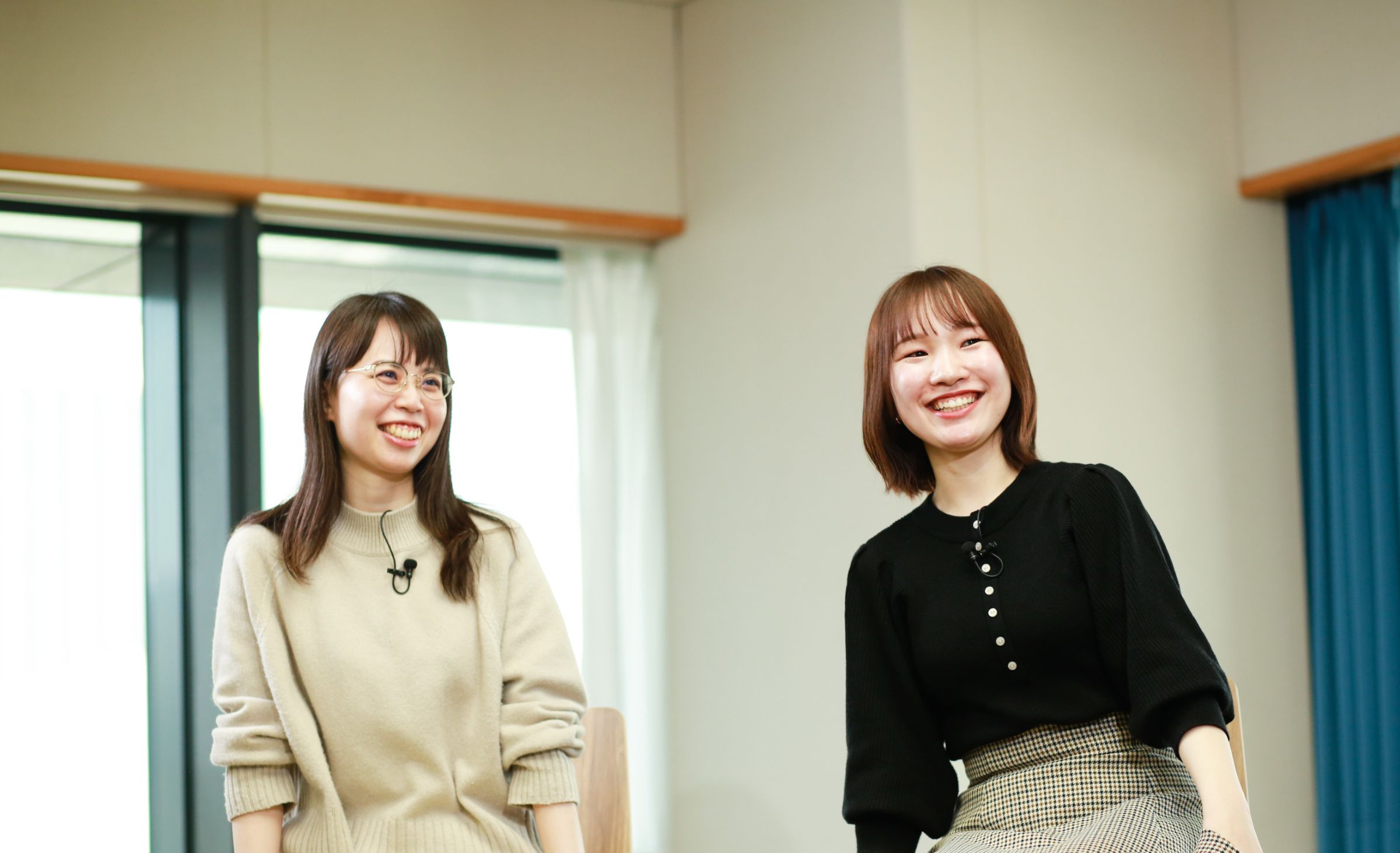 神戸市 企画調整局 デジタル戦略部 石田 真智氏(左)、同局 政策課 平川 詩帆氏(右)の写真